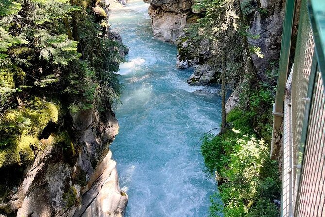 Moraine Lake, Louise, Emerald Lake, Johnston Canyon, Banff Town - Key points to know before booking