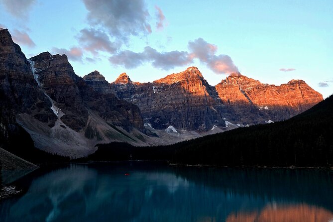 Moraine Lake Sunrise(2.5hrs)&Lake Louise(2hrs) from Canmore/Banff - What your guide adds on the road