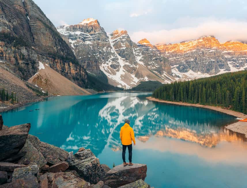 Moraine Lake Sunrise: Premium Tour from Canmore & Banff - Weather, clothing, and small practical details