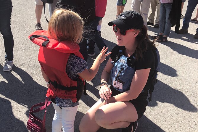 Niagara CANADA, Domed (Dry) Jet Boat Tour - A 45-minute ride with a packed schedule