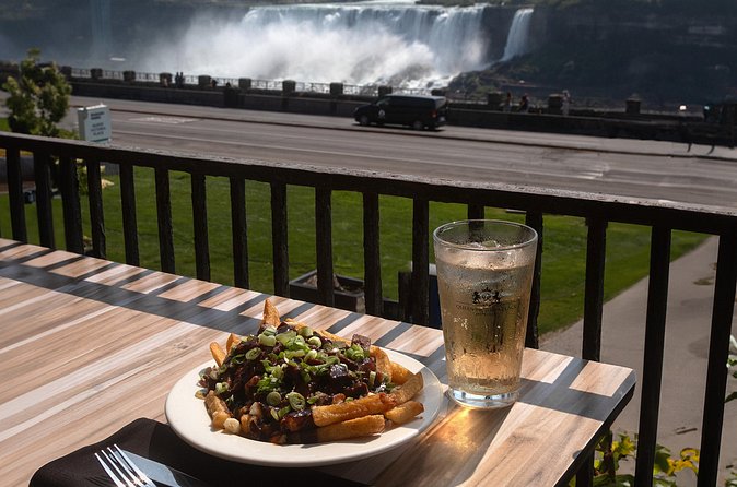 Niagara Falls All Canadian Food Walking Tour - A Niagara Parkway walk between courses