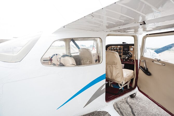 Niagara Falls Breathtaking Aerial Tour on Plane with iflyTOTO - Choosing the best seat for photos