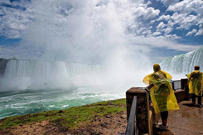 Niagara Falls Canada 3-Hour Tour w/Boat & Behind the Falls - What the guides add to the day