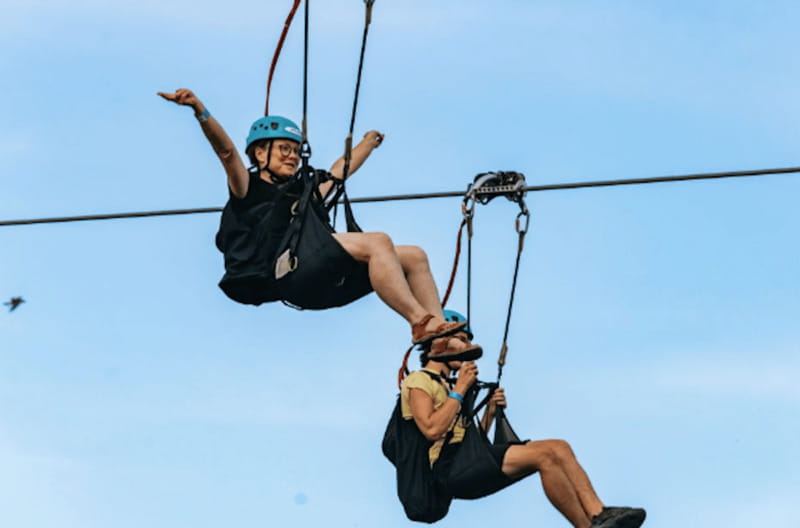 Niagara Falls, Canada: Early Bird Zip Line to The Falls - Weather, clothing, and seasonal planning