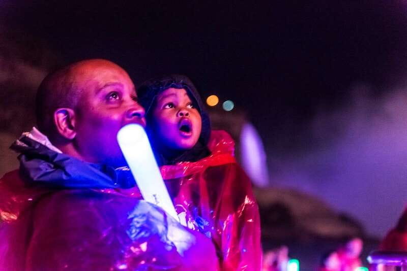 Niagara Falls, Canada: Evening Fireworks Cruise - Why Niagara Falls looks better after sunset