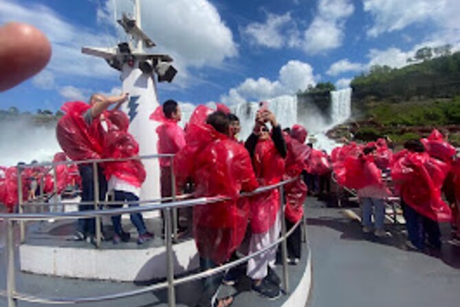 Niagara Falls Canada Walking Tour With Boat Cruise - Oakes Garden Theatre: a calm beginning