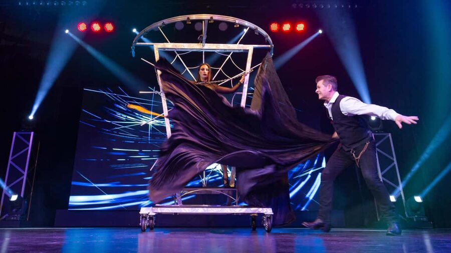 Niagara Falls, Canada: Wild Magic Show Ticket - How Wild Magic fits into a Niagara Falls evening