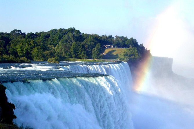 Niagara Falls Day Tour from Toronto Includes Boat Tour and Winery - Table Rock gives you the first full view