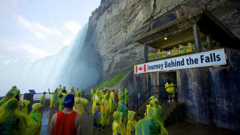 Niagara Falls: Day Tour with Boat & Journey Behind the Falls - One hour of free time near the falls