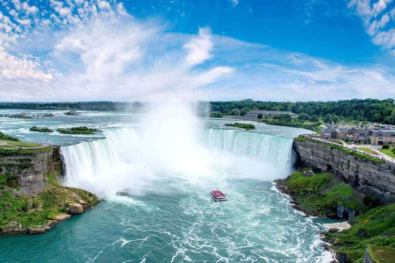 Niagara Falls from Toronto: Skip-the-Line Boat, Tower & JBF - Leaving Toronto after the morning rush