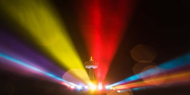Niagara Falls: Guided Night Tour w/ Dinner & Hotel Transfer - Who should book this night tour?