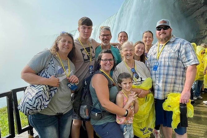 Niagara Falls Tour: Boat Ride, Journey Behind The Falls and more - The parkway views before the main attractions