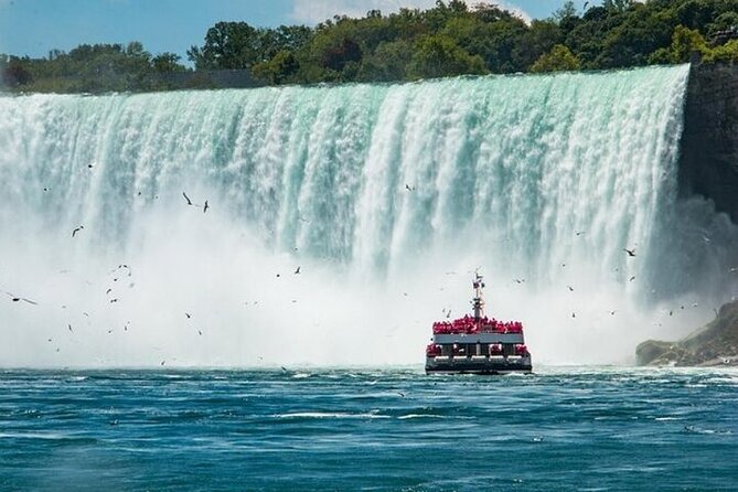 Niagara Falls Tour from Toronto with Winery & Niagara on The Lake - Three hours at Table Rock and Horseshoe Falls
