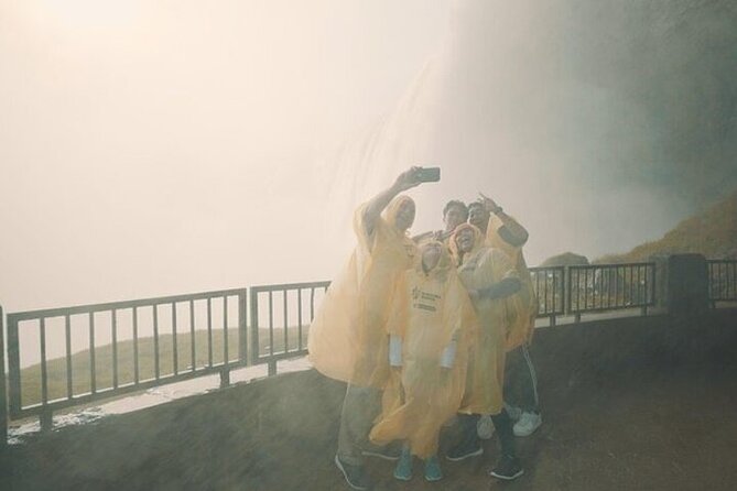 Niagara Falls Tour from Toronto with Winery & Niagara on The Lake - Niagara-on-the-Lake in one hour