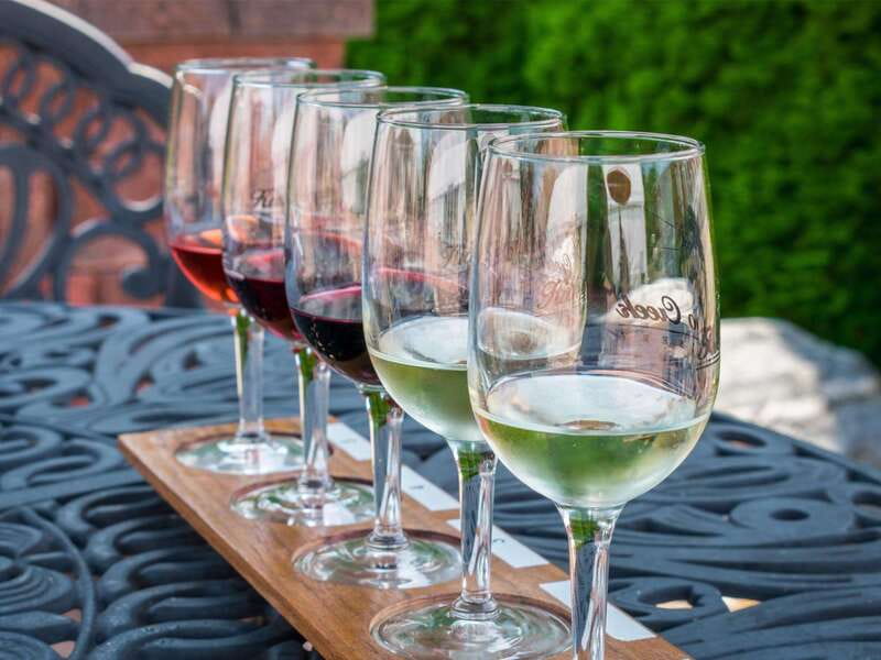 Niagara Falls: Winter Niagara Wine Tour with Transportation - Why this winter wine tour works well
