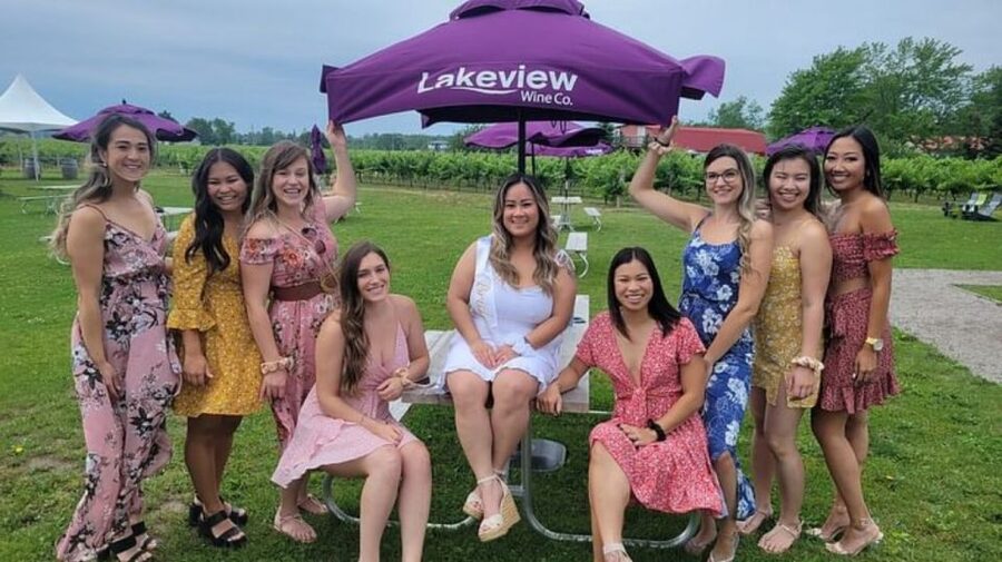 Niagara-on-the-Lake: Bicycle Tour with Wine Tasting - What happens at the winery tastings
