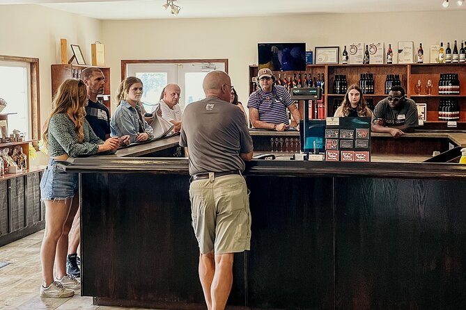 Niagara-on-the-Lake Cycle and Wine-Tasting Tour with Optional Lunch - The bicycle, helmet, and e-bike decision