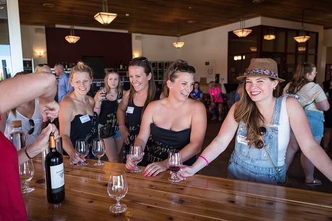 Niagara-on-the-Lake Small Group Wine Tasting Tour - Three wineries, one relaxed half-day