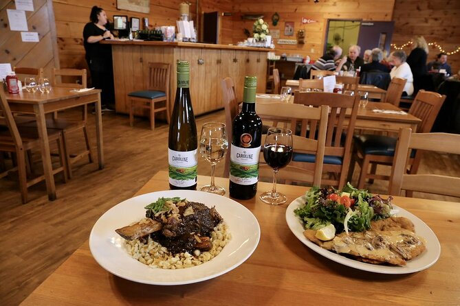Niagara Wine Tour and Tastings with Transportation - Three wineries, one bus, and a full Niagara day