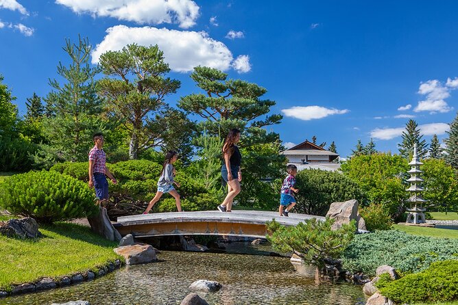 Nikka Yuko Admission (Adults & Children) - Walking the paths and reading the garden