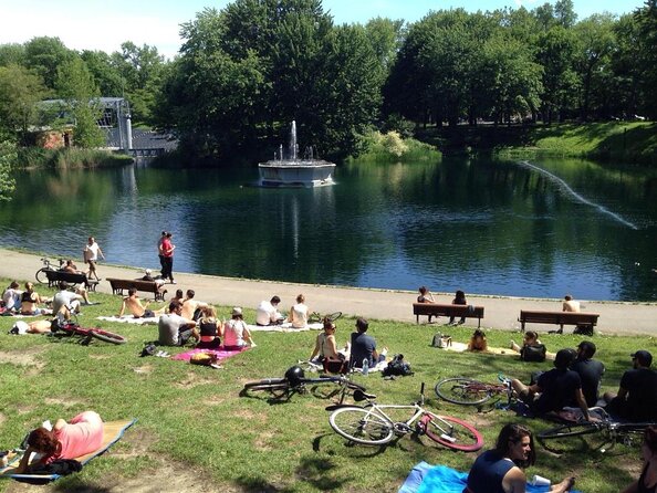 Non Touristy Pink Bike Tour by Spade & Palacio - Why This Pink Bike Ride Shows You Montreal’s Daily Rhythm