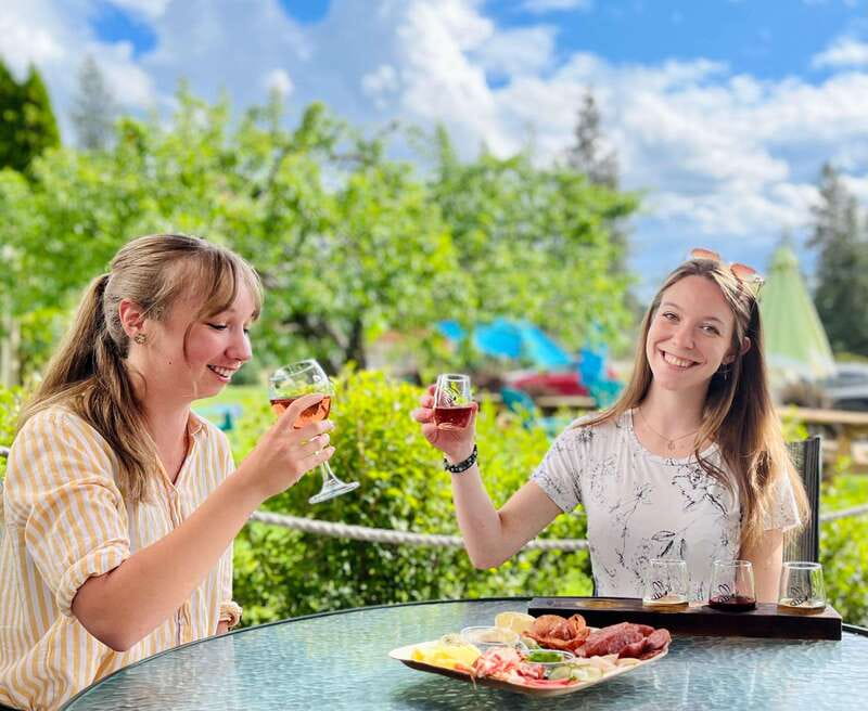 Okanagan Bee Tour, Wine Tasting and Lunch at Kelowna Winery - Why this Kelowna experience is different