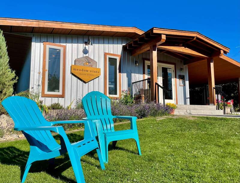 Okanagan Bee Tour, Wine Tasting and Lunch at Kelowna Winery - A farm lunch with local Okanagan ingredients
