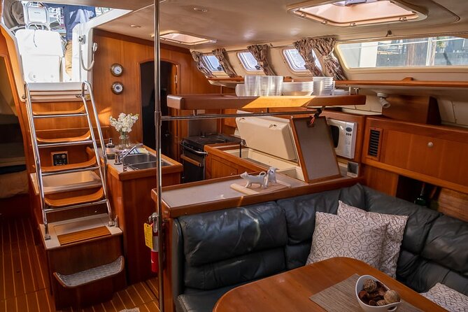 Okanagan Lake Sailing Tour from Penticton & Naramata BC - What to bring for a relaxed four hours