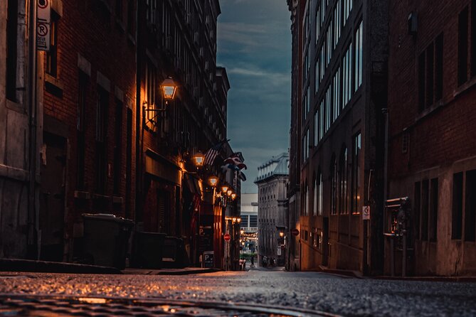 Old Montreal at Twilight Walking Tour Semi-Private - Place Jacques-Cartier and Bonsecours Market