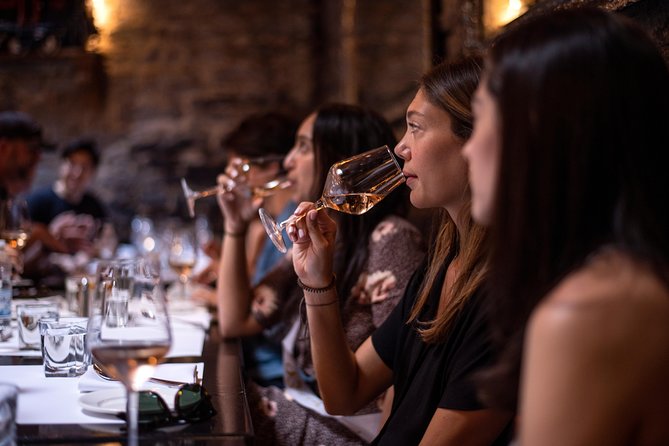 Old Montreal Guided Food Tour with 8+ Local Delicacies Tastings - The walking pace, weather, and group size