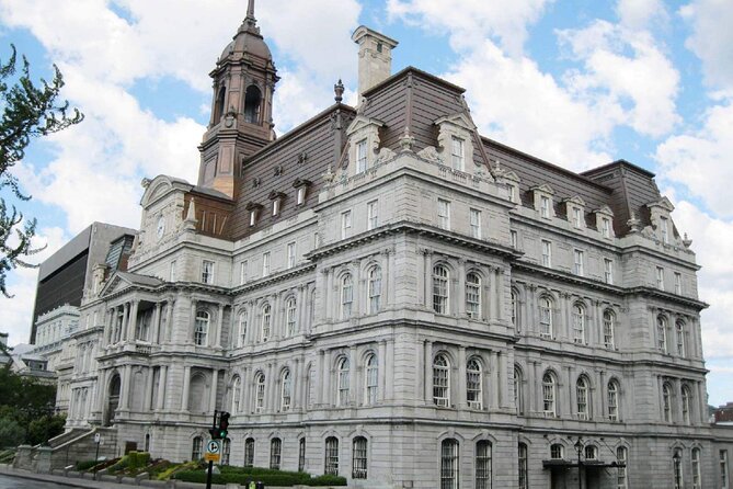 Old Montreal: Self-Guided Tour from Place D‘Armes to Old Port - Bonsecours Market and Place Jacques-Cartier add street life