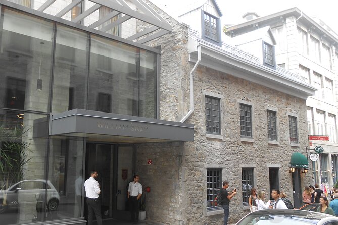Old Montreal self-guided walking tour & scavenger hunt - Notre-Dame Basilica and Place d’Armes