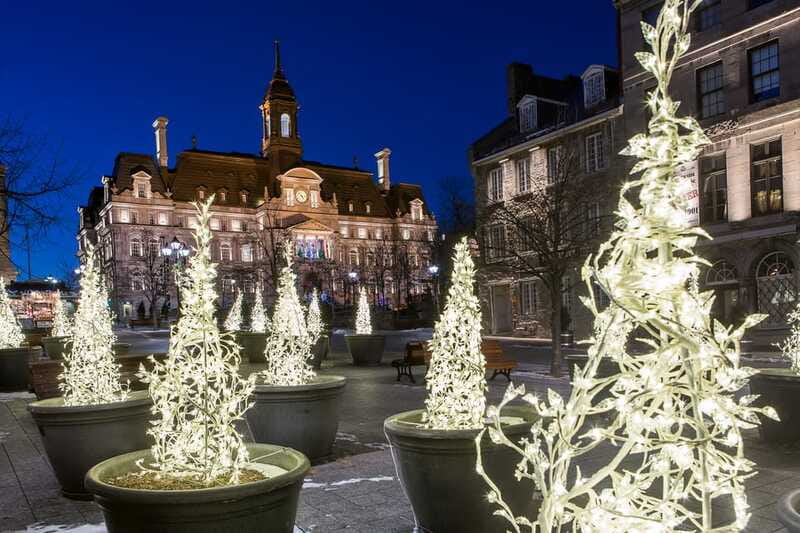 Old Montréal Small-Group Christmas Tour - Place d’Armes, Notre-Dame Basilica, and Jacques-Cartier Place