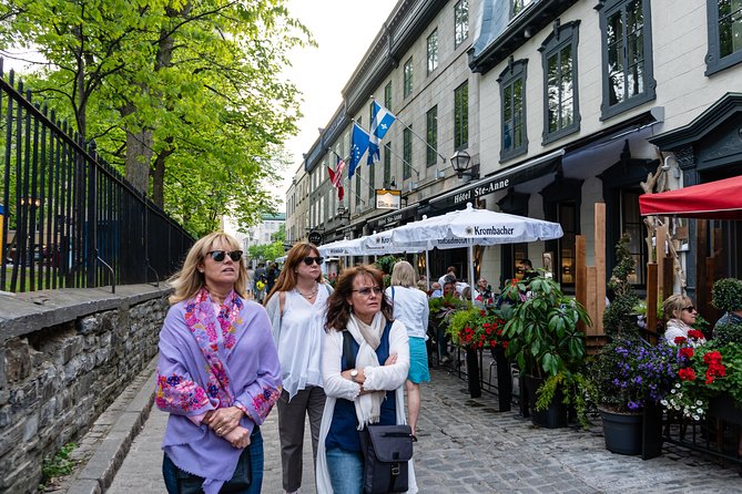 Old Quebec Classique Walking Tour with Funicular - Riding the Old Quebec Funicular