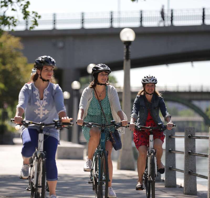 Ottawa: 4-Hour Bike Rental - Following the Rideau Canal path