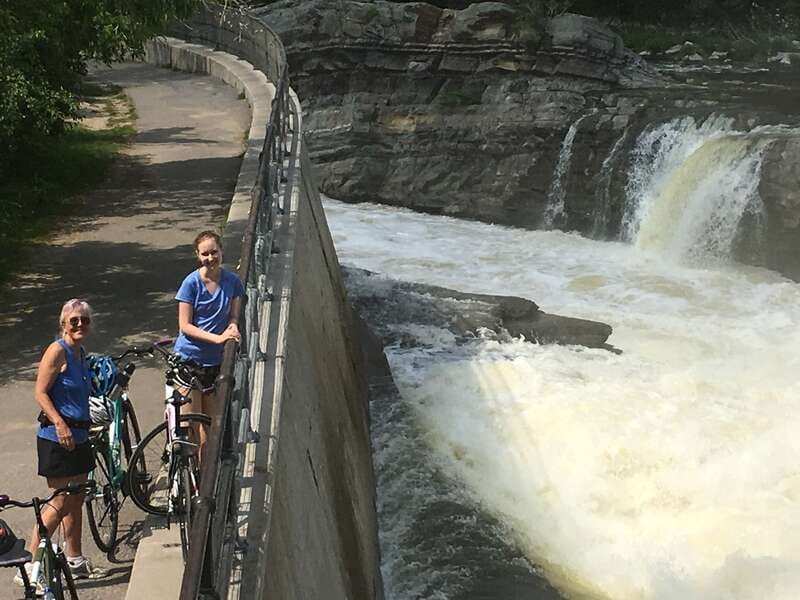 Ottawa: 4-Hour Bike Rental - Standard bikes, e-bikes, and the extra cost