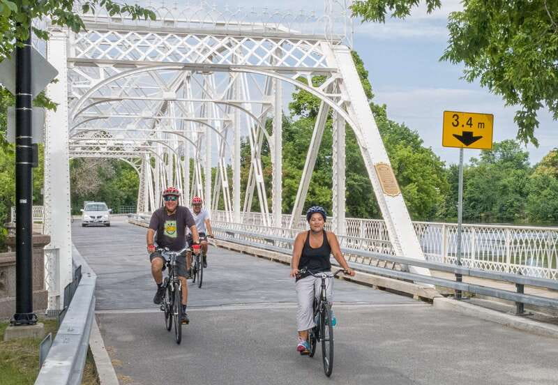Ottawa: 4 or 8-Hour Bike Rental with Self-Guided Tour - Why Ottawa works so well on two wheels