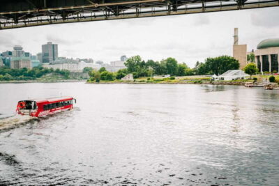 Bilingual Guided City Tour by Amphibious Bus