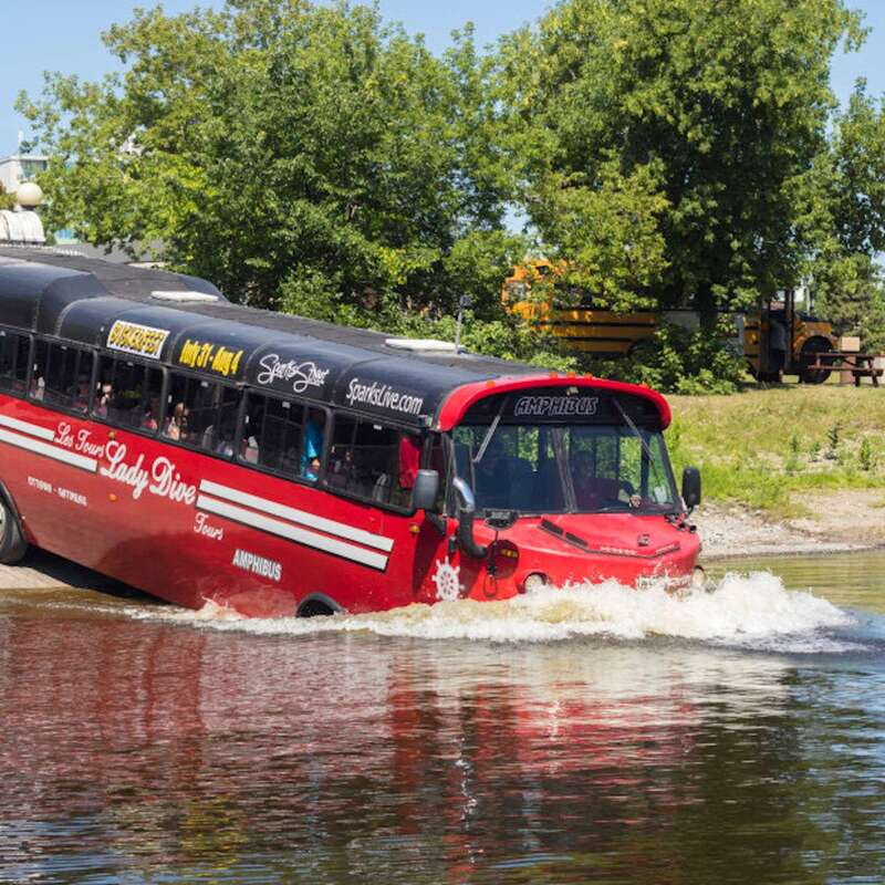 Ottawa: Bilingual Guided City Tour by Amphibious Bus - What the $43 price gets you