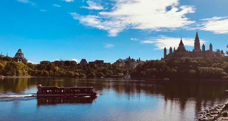 Ottawa: Bilingual Guided City Tour by Amphibious Bus - Who will enjoy this most