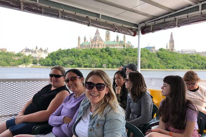 Ottawa Boat Cruise - Paul's Boat Line - The Supreme Court and the Royal Canadian Mint