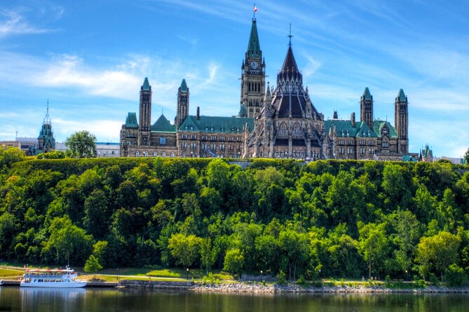 Ottawa Boat Cruise - Paul's Boat Line - Rideau Falls, Sussex Drive, and Rockville Park
