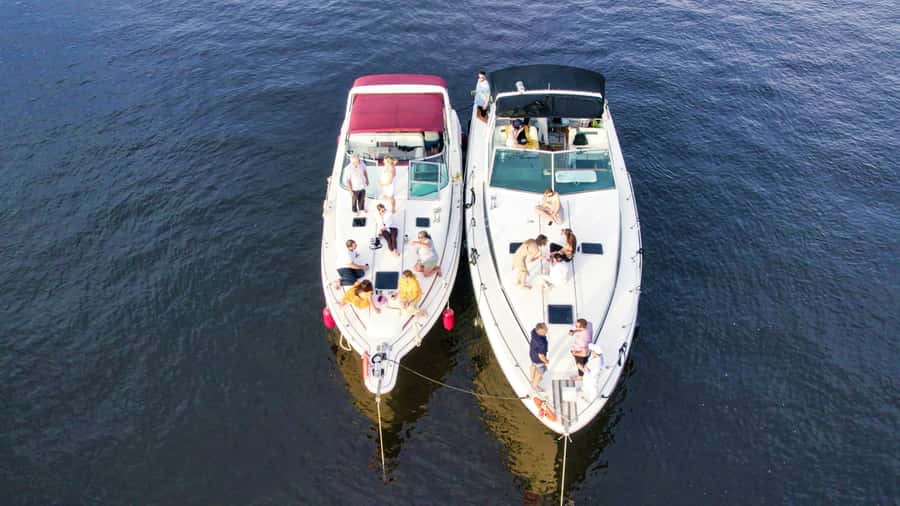 Ottawa: Downtown Yacht Cruise - Wed-Sun @ 6PM - 75 Minutes - The yacht feels more like a lounge than a party boat