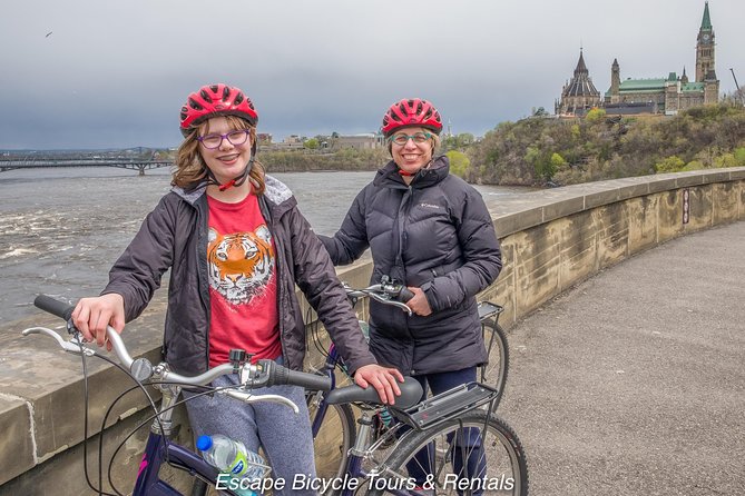 Ottawa Highlights 3.5 Hour Bike Tour - The Canadian War Museum and Ottawa River pathway
