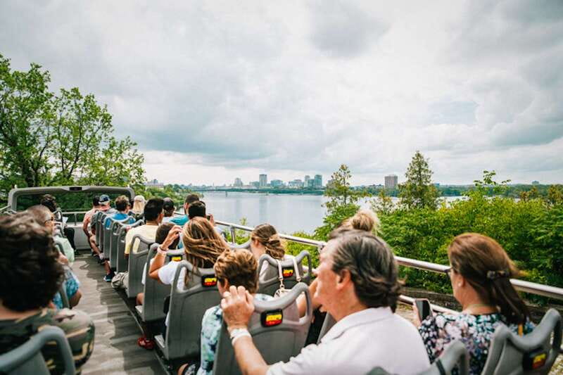 Ottawa: Hop-On Hop-Off Guided City Tour Pass - Starting on Sparks Street in the heart of Ottawa