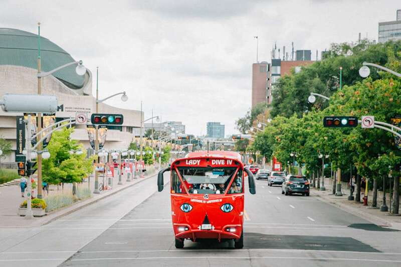 Ottawa: Hop-On Hop-Off Guided City Tour Pass - Museums, galleries, and parks along the route