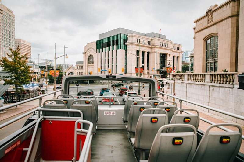 Ottawa: Hop-On Hop-Off Guided City Tour Pass - The guides make the difference