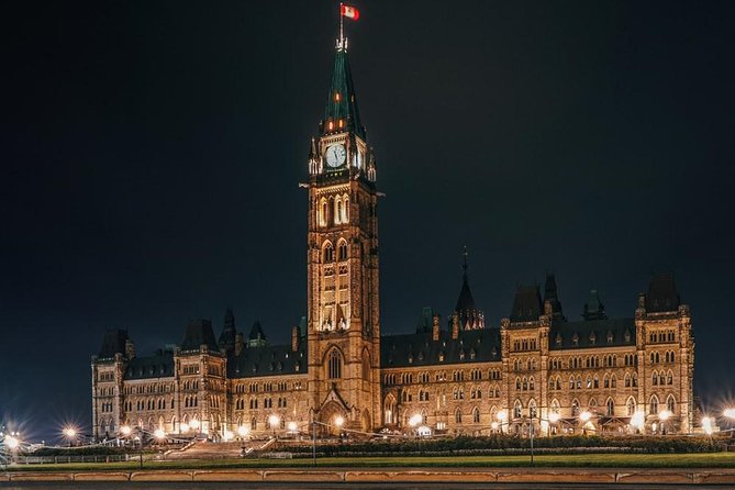 Ottawa Premium Night Driving Tour with River Cruise - An Ottawa evening that begins on the water