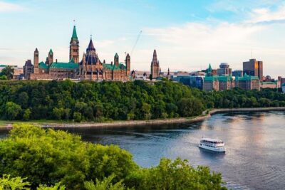 Ottawa Premium Night Driving Tour with River Cruise
