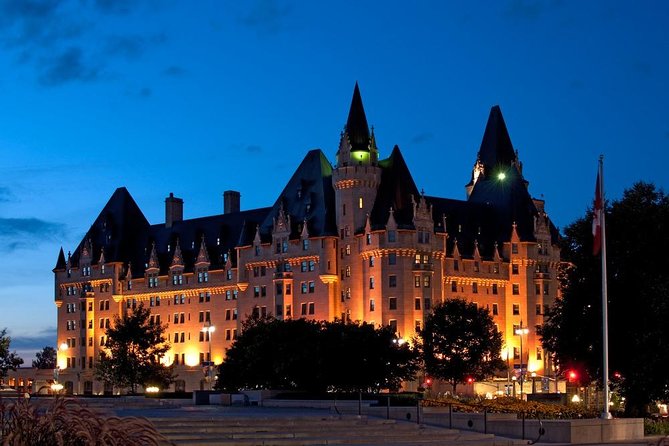 Ottawa Premium Night Driving Tour with River Cruise - Why the small van makes a difference